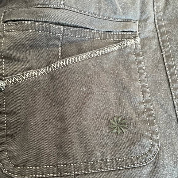 Athleta army green cargo style organic cotton blend utility gorpcore pant size 2 - Picture 8 of 12